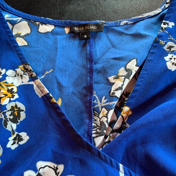 River Island/ ASOS Floral Frill Sleeve Crop Top Blue with white flowers. Size 6 - Picture 6 of 9